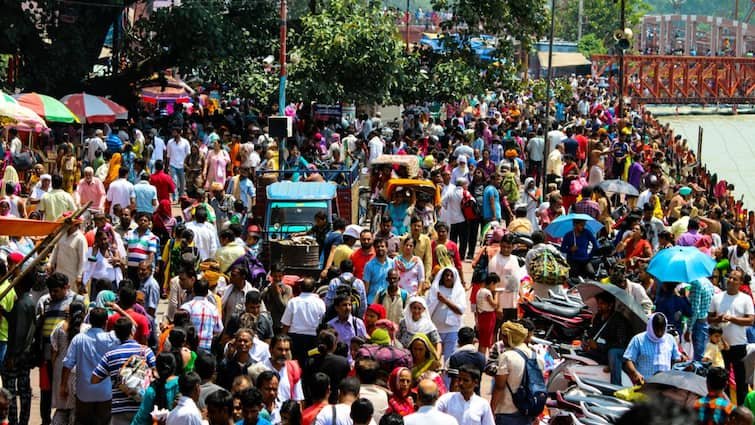 new year 2025 US Shocking report on world population on first day