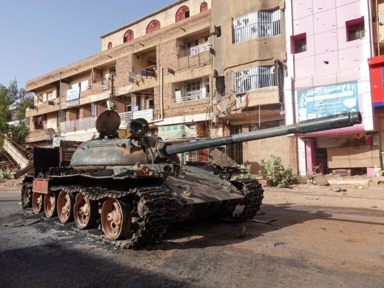 Fierce fighting in Khartoum endangers Sudanese civilians | Sudan war News Fierce fighting in Khartoum endangers Sudanese civilians | Sudan war News