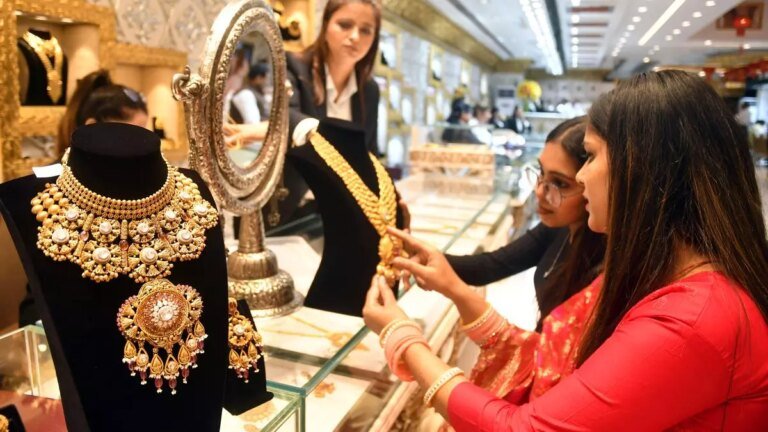 Amid soaring gold prices, jewelers boost sales with sparkling innovations