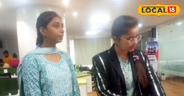 Lo it has become the Brahmastra of women! If you touch someone badly, this jacket will give you electric shock.