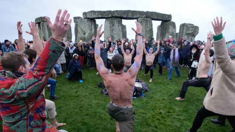 Thousands meet at Stonehenge to celebrate winter solstice | UK News