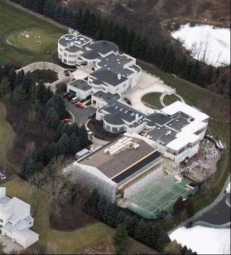 Suburban real estate executive buys Michael Jordan’s Highland Park mansion