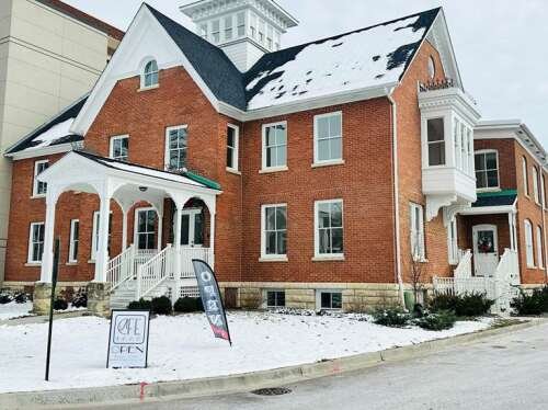 Former Aurora hospital building reopens as café