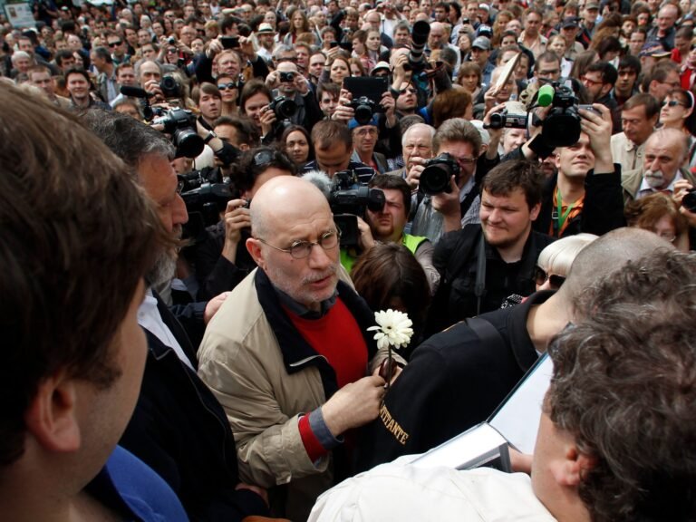 Russia’s law against books by ‘foreign agents’ signals tightening grip | Censorship News