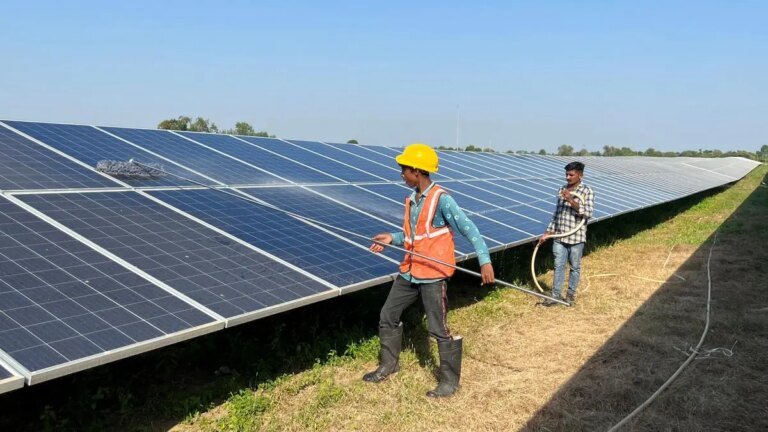 Waaree energyes shares drops 1% on ₹ 300 Cr Investment in Battery Storage Unit