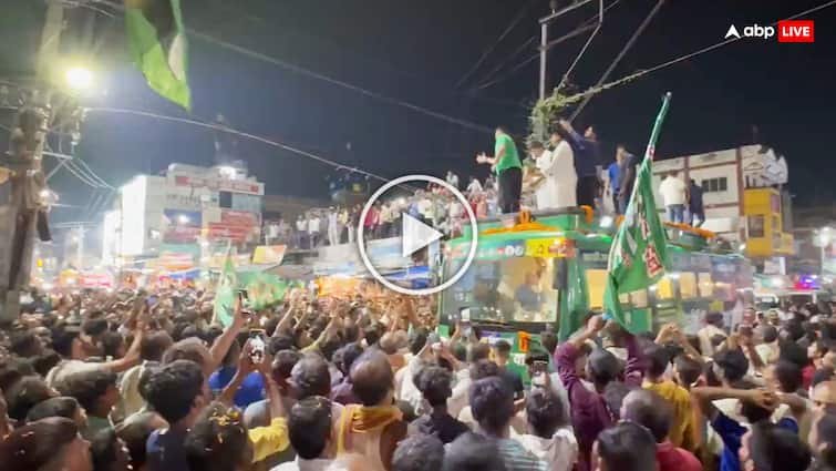 ‘People in Mokama gun…’, Tejashwi Yadav in the area of ​​Bahubali Anant Singh, distribute the pen, watch video