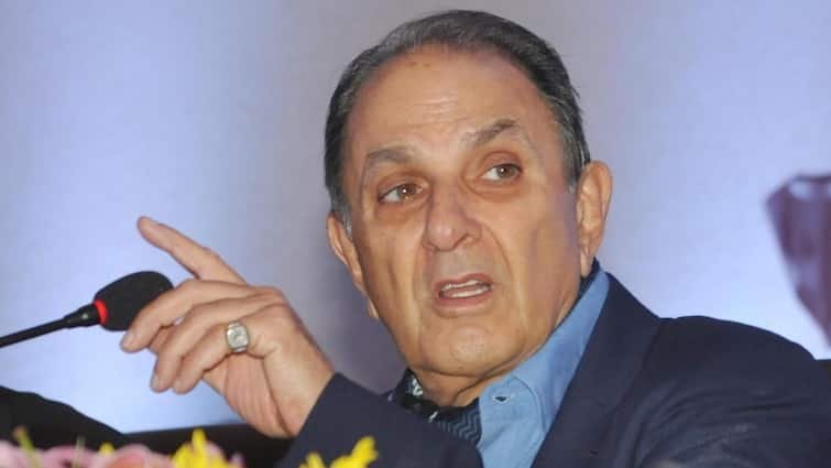 One of the big traders of Mumbai, Nusli Wadia and FIR on family, is 30 years old