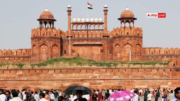 Red Fort: Delhi’s pollution threatens the structure of the Red Fort, shocking study