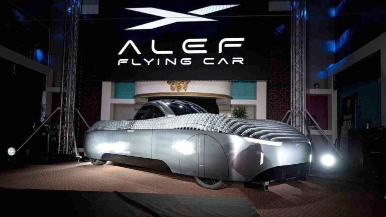Road-legal flying car with vertical takeoffto begin airport testing