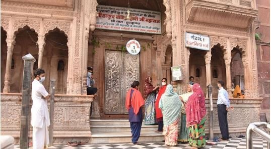 Darshan Timings Changed after Vip Slips discontinued at Shri Banke Bihari Temple – Amar Ujala Hindi News Live