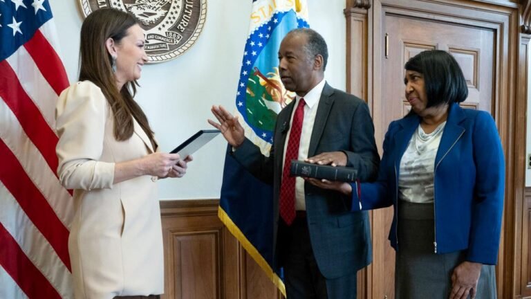 Carson sworn in as national advisor for nutrition, health and housing at USDA