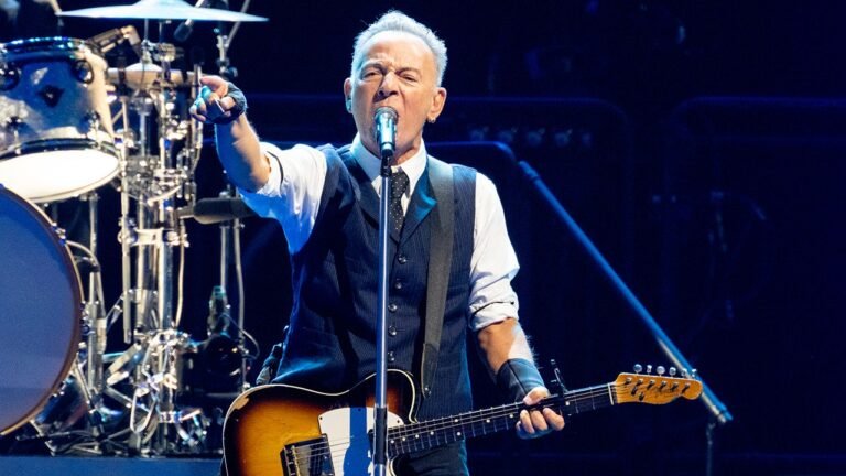 Bruce Springsteen warns far-left Democrats have alienated Americans