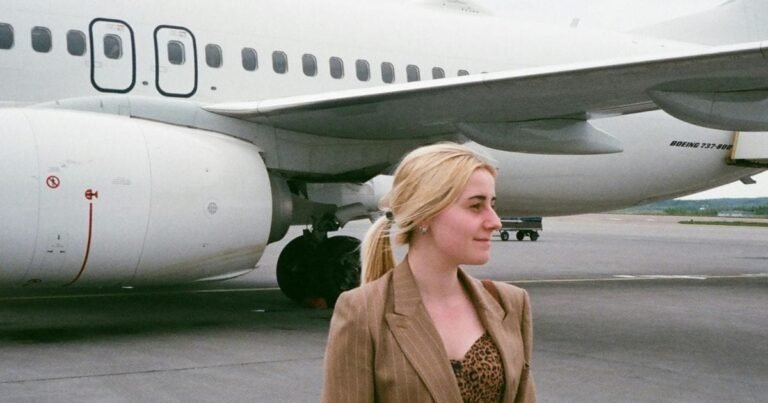 The girl forgot the passport on the plane, for 11 hours of police custody, the Deport was done, then …