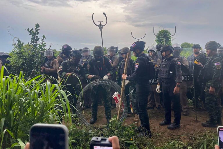 Clashes at disputed border between Thai police and Cambodian protesters | Protests