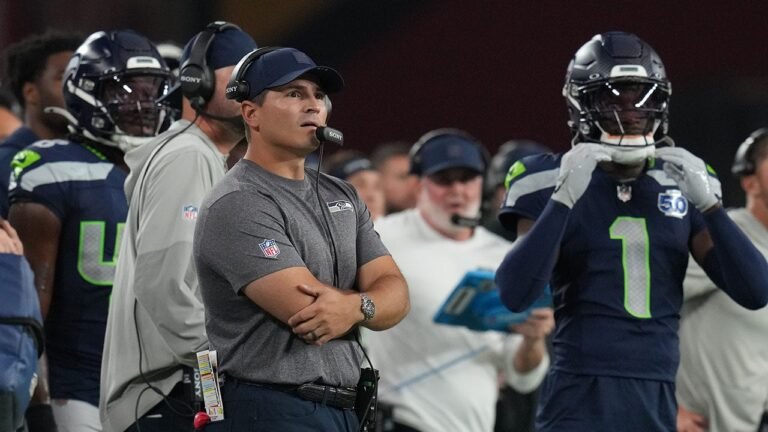 Seahawks commit head-scratching error vs Cardinals