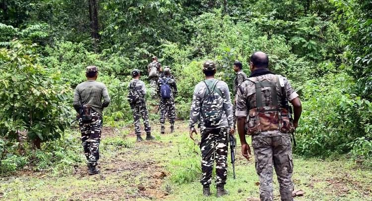 Jharkhand: Security forces got big success in Gumla, 3 Maoist piles in encounter, weapons also recovered