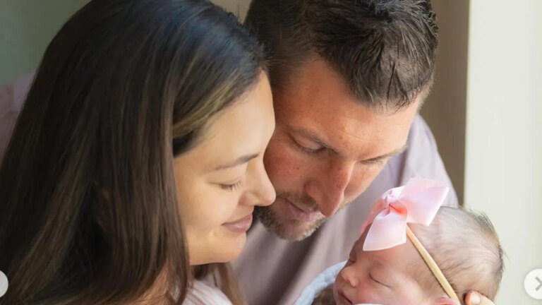 Wife of Tim Tebow stresses faith in God and strong personal identity in times of crisis