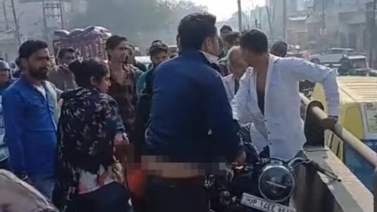 Hapur: Wife was expressing her love with her lover on Valentine’s Day! Husband caught me red handed, and then…