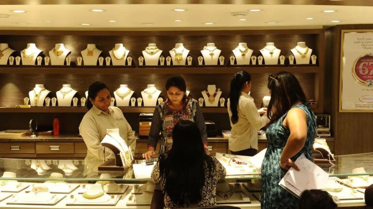 Gold rate today Feb 3 : Gold rates up in Mumbai, Delhi, Chennai, Kolkata, Ahmedabad & Bengaluru