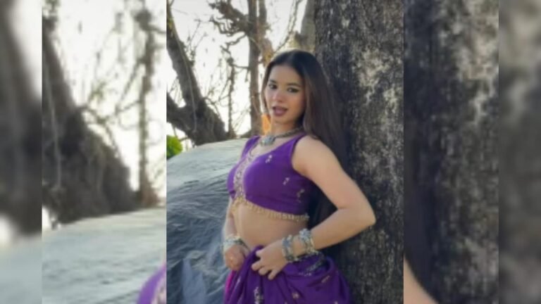 A girl wearing a purple lehenga danced to the song ‘Jadoo Ki Jhappi’ in the village fields, people kept watching!