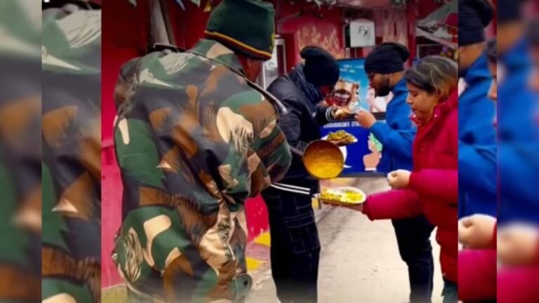 The plate of humanity at an altitude of 13 thousand feet, Indian Army serves food to the devotees every day!