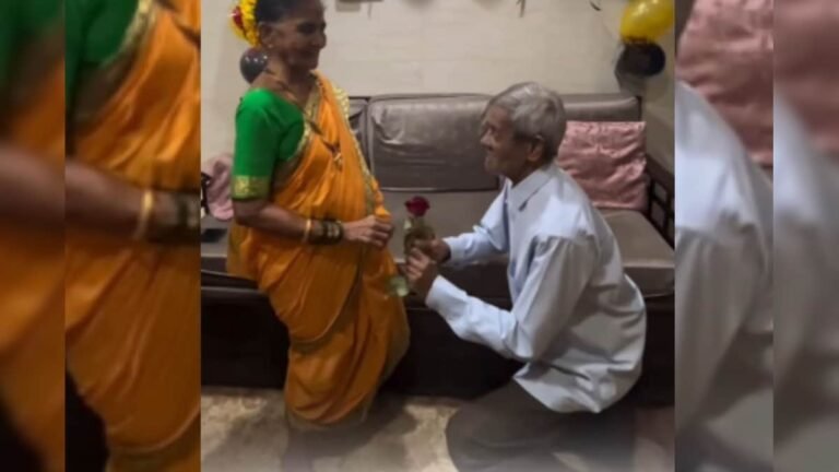 Grandfather proposed grandmother on his 62nd anniversary, the elderly couple’s romantic style went viral