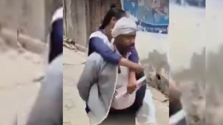 Amazing sacrifice of the laborer father, he carried his physically handicapped daughter to the examination center on his back!