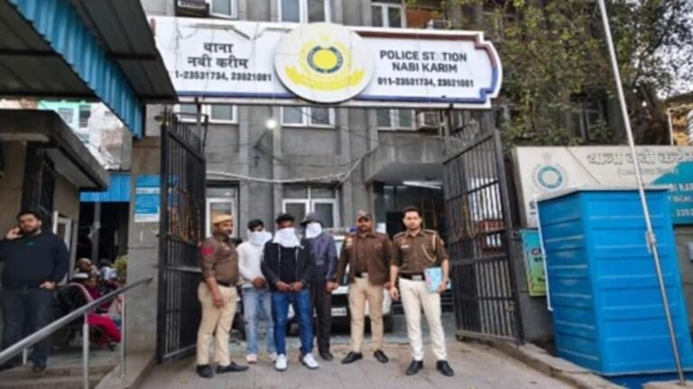 Delhi: Branded purse theft gang busted, 3 accused arrested, shocking revelation