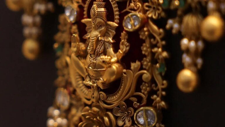 Gold and jewelery industry sees mixed signals in budget