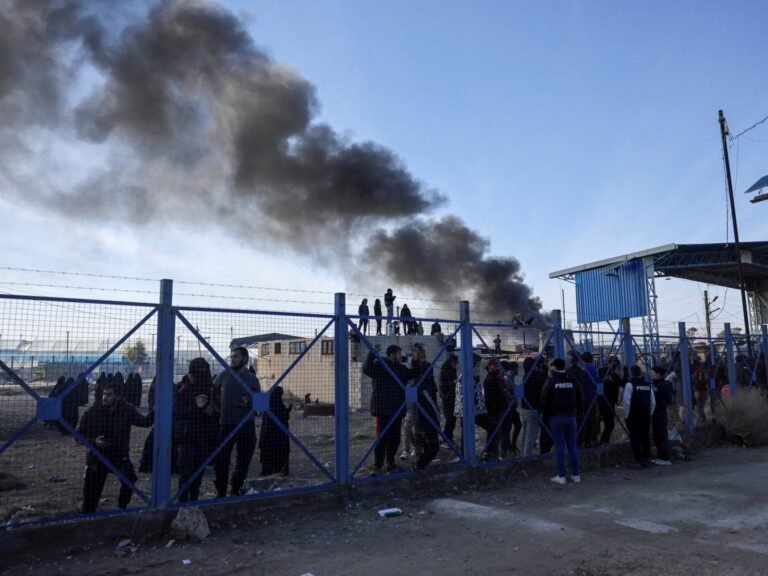 Syria confirms ‘mass escape’ from camp housing relatives of ISIL fighters | ISIL/ISIS News