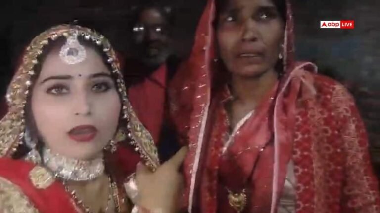 Two parties clashed during the wedding procession in Etah, fierce fight broke out over dance on DJ