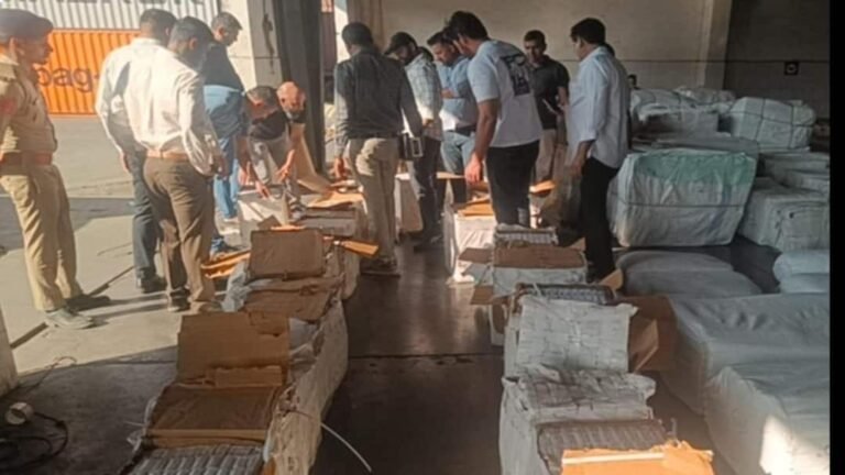Delhi: International drug smuggling gang busted, drugs were being sent to UK