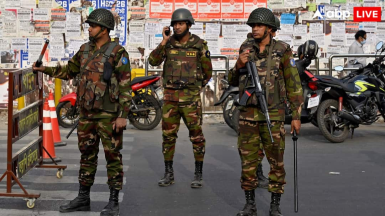 Clashes at many places during voting in Bangladesh, bomb blasts in Gopalganj and Munshiganj.