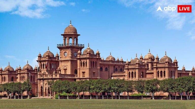 Ban on conversation between girls students and male teachers, Taliban order in this university of Pakistan