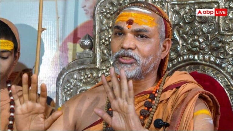 Narsinghpur News: Boil in Jhoteshwar Ashram after allegations against Avimukteshwarananda, devotees came out in support of Shankaracharya.