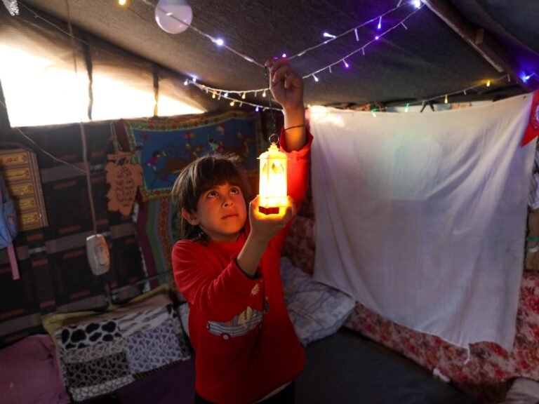 Gaza welcomes Ramadan amid fragile ‘ceasefire’ and fears of renewed war | Israel-Palestine conflict