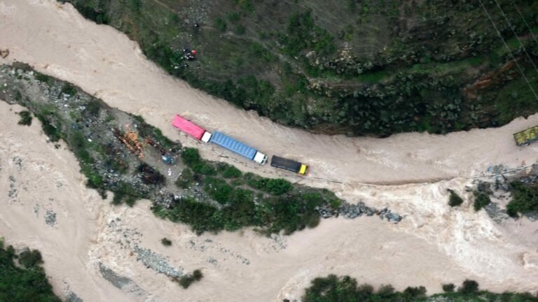 Heavy rains, deadly floods hit southern Peru; thousands seek shelter | Climate News