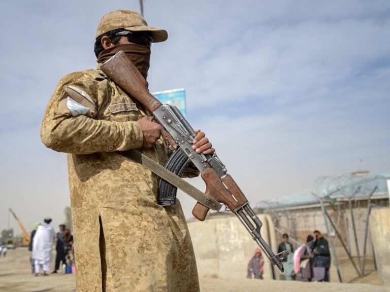 New Afghan, Pakistani border clashes follow deadly strikes | Pakistan Taliban News