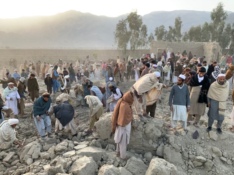 Pakistan ‘kills dozens’ in air strikes on Afghanistan | Border Disputes