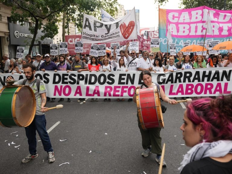 Strike over labour reforms brings Argentina’s capital to a near-standstill | Labour Rights News