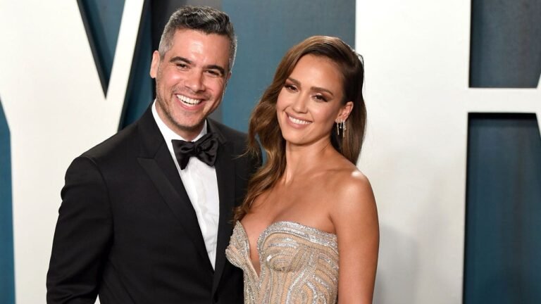 Jessica Alba officially single after $3 million divorce settlement