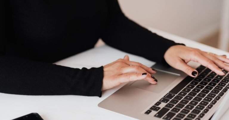 As soon as he joined, the employee played a big game, gave a blow of lakhs to the company, then left the job within a week!