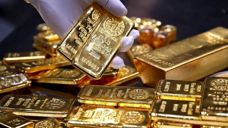 Indian gold, silver prices dip on global cues