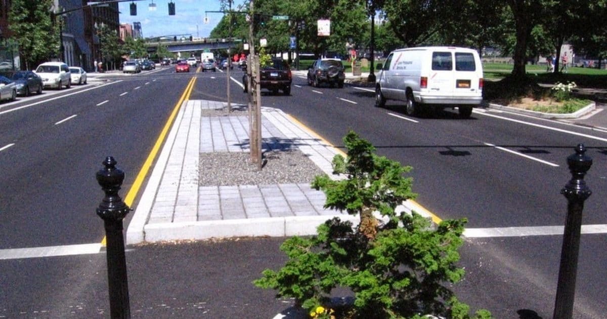 Mill-Ends-Park-World-Smallest-Park-Portland-Oregon-Dick-Fagan-Guinness-World-Record-2026-02-e9344f282e7cff524e2576939f024443-16x9.jpg