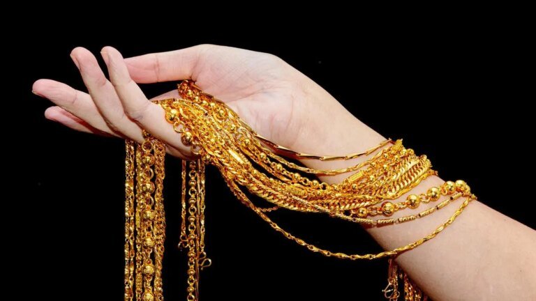 Gold, silver prices slip on weak global cues