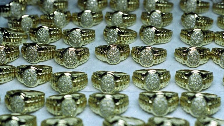 SEZ jewelery units get relief with Budget allowing domestic market sales