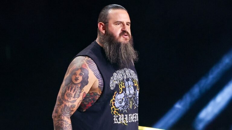 AEW fans chant ‘f— ICE’ during match