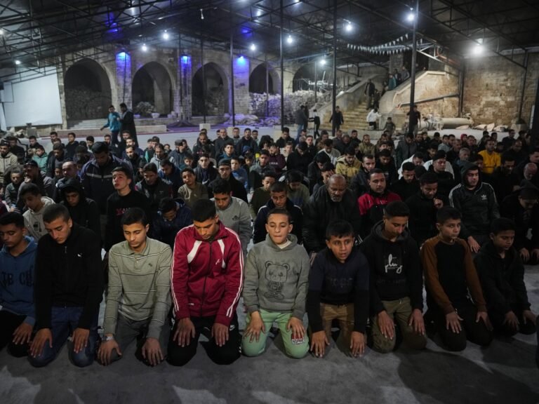 Palestinians in Gaza face food shortages, restrictions as Ramadan begins | Israel-Palestine conflict News