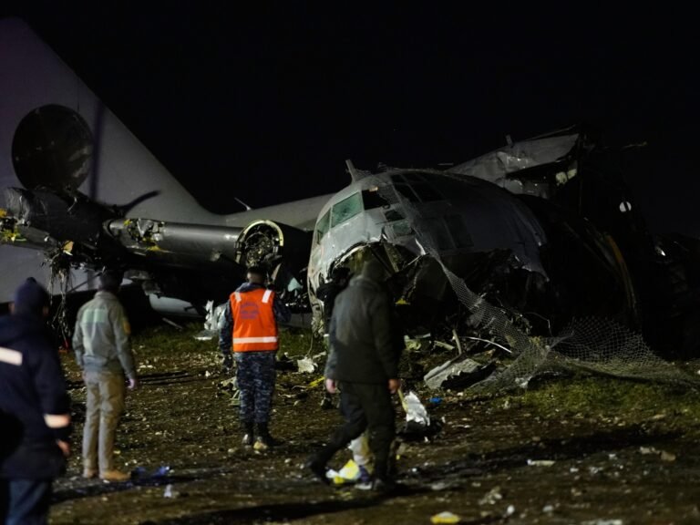 Bolivian military plane carrying banknotes crashes near capital, killing 20 | Aviation News