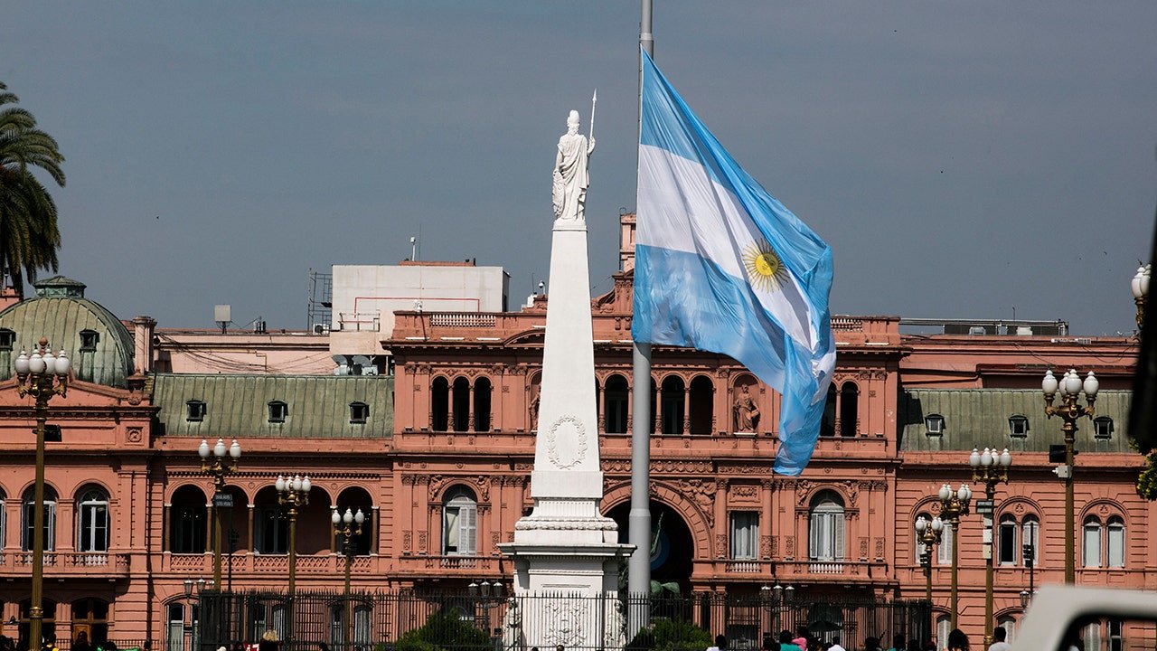 argentina-presidential-palace.jpg